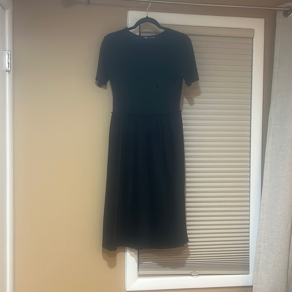 Zara size 8 short sleeve midi length black dress